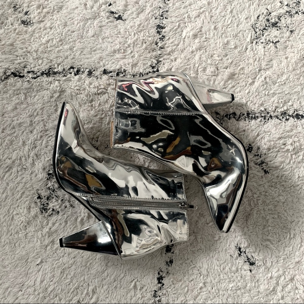 Missguided Silver Ankle boot.